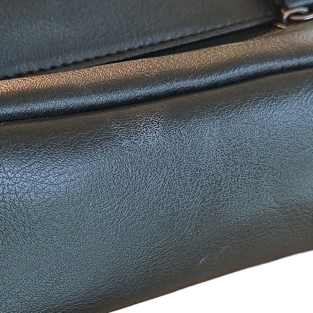 Diptyque Paris Qatar Airways Cosmetic Toiletries Leather Travel Bag Clutch 6.5